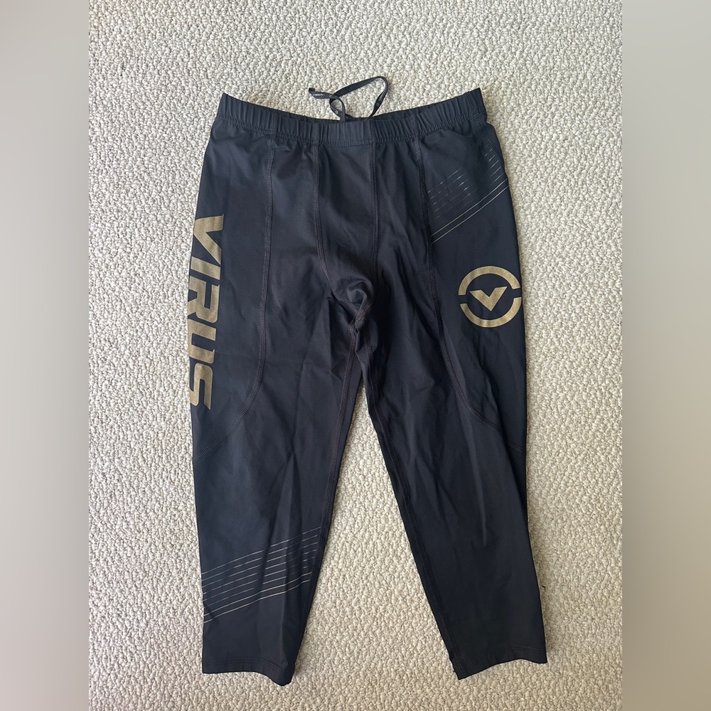 Virus international 3/4 black/gold compression